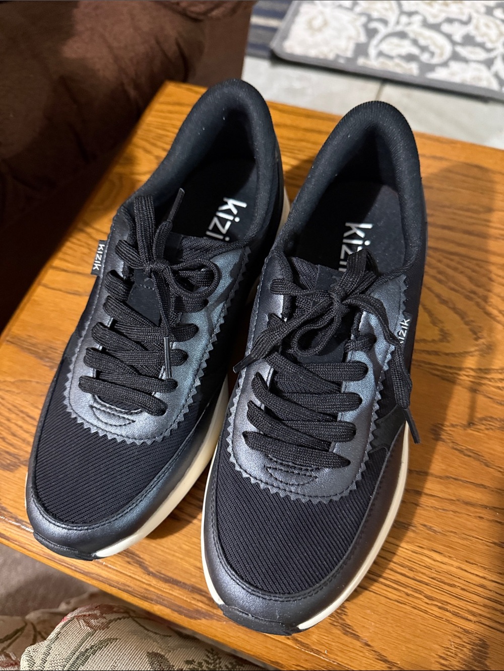 Kizik Women's Slip On Black Lace-Up Casual Sneakers size 8.5